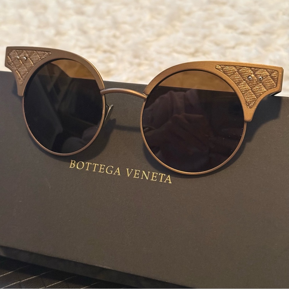 Bottega Veneta Bronze/Brown BV0113S Round Cat Eye Sunglasses Like New